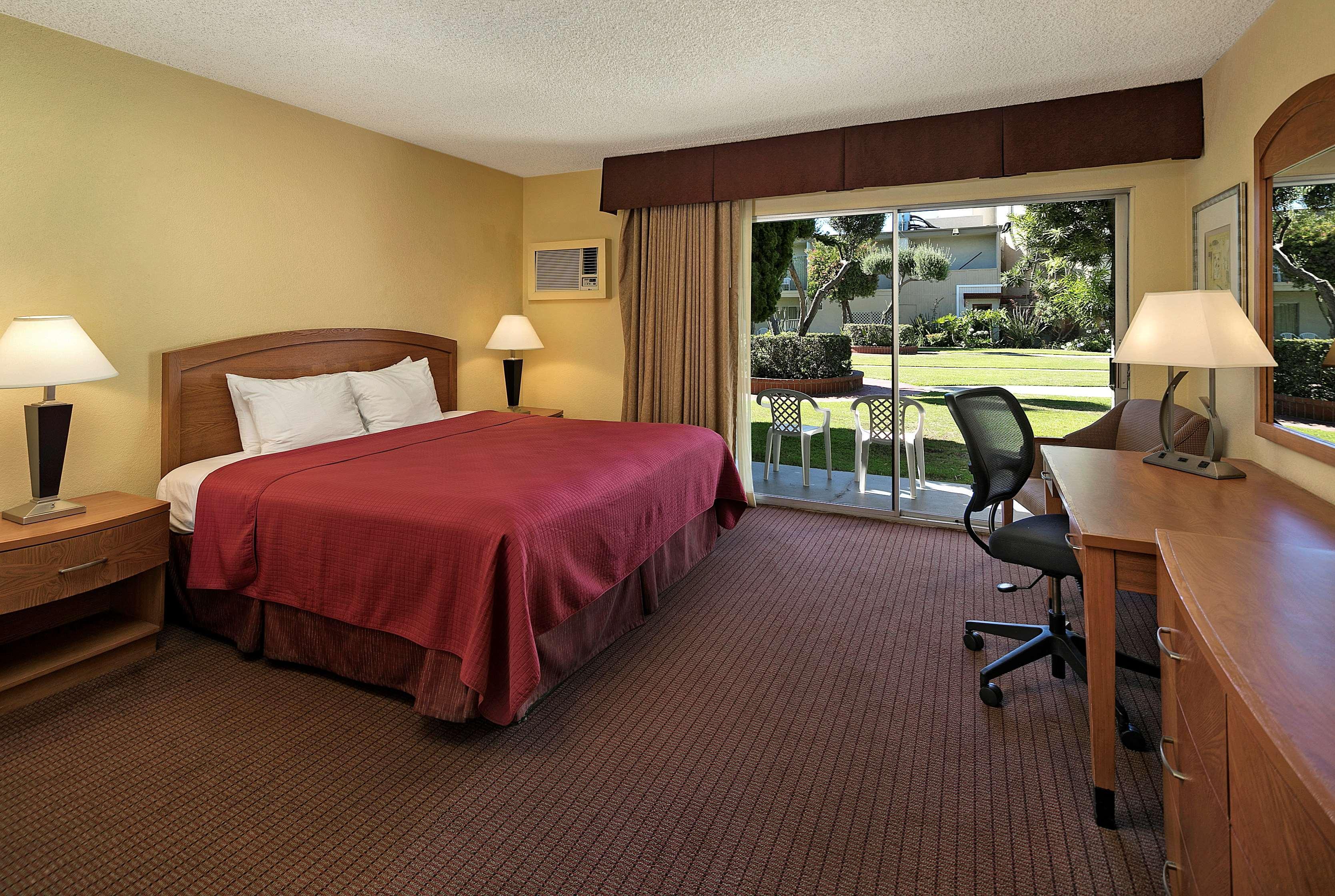 Best Western Golden Sails Hotel Лонг Бич Экстерьер фото